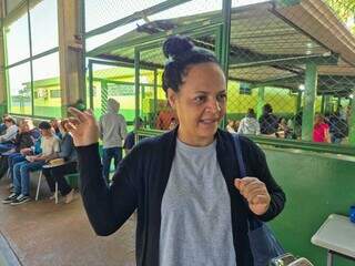 Escola faz lista e libera 92 pais de dormirem na fila para escolher turno Escola faz lista e libera 92 pais de dormirem na fila para escolher turno