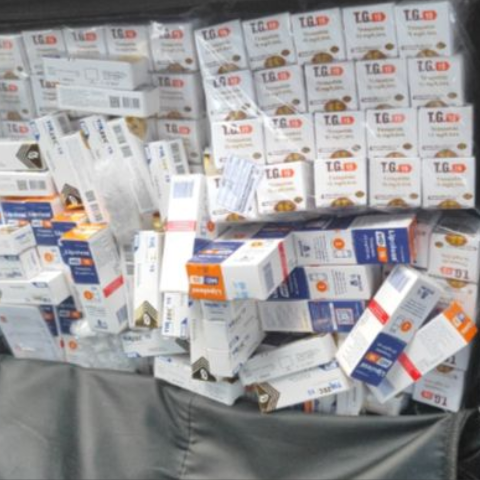 Estudante de medicina &eacute; presa com 134 medicamentos emagrecedores do Paraguai