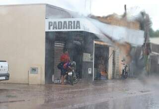 Chuva intensa retorna a Campo Grande com rajadas de vento a 40 km/h