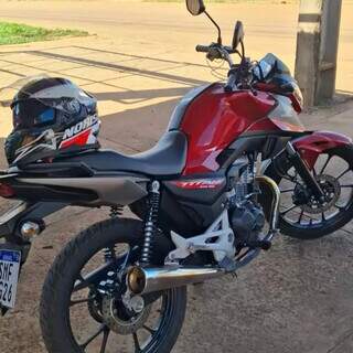 Motociclistas "fogem" de estacionamento pago e s&atilde;o furtados ao parar na rua