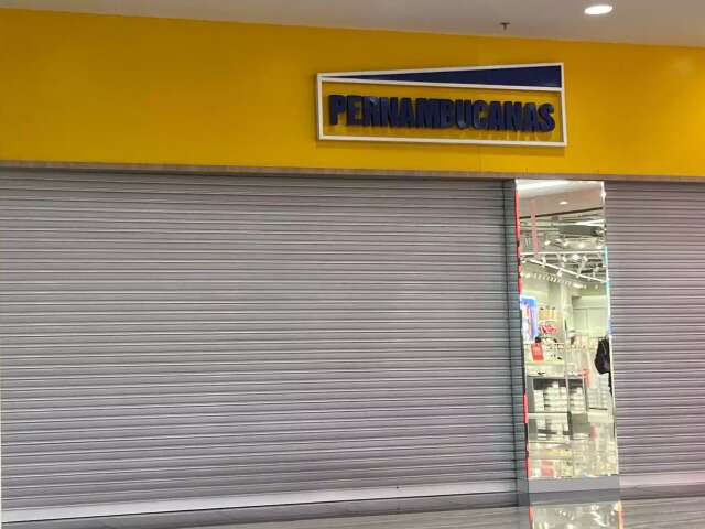 Loja de shopping fecha ap&oacute;s vazamento de &aacute;gua afetar ilumina&ccedil;&atilde;o