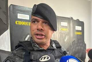 "Esses grupos querem demonstrar for&ccedil;a", diz PM ao apreender 18 armas em 10 dias