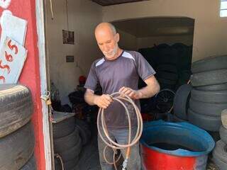 Vladimir de dia &eacute; borracheiro, mas &agrave; noite "Robozinho do Flashback"