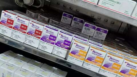 Quadrilha frauda documentos e furta R$ 23 mil em produtos para preenchimento