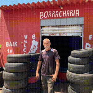 Vladimir de dia &eacute; borracheiro, mas &agrave; noite "Robozinho do Flashback"