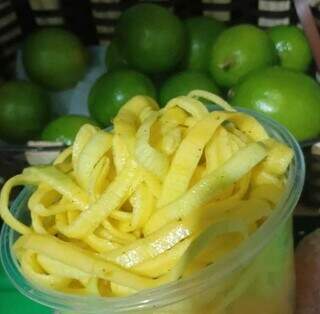 Tendência nas redes, manga verde temperada chegou a Campo Grande Tendência nas redes, manga verde temperada chegou a Campo Grande