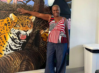 L&eacute;o venceu preconceito e encontrou liberdade no pr&oacute;prio cabelo 