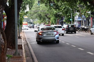 Motorista questiona multa por convers&atilde;o pela faixa de &ocirc;nibus: &ldquo;Acho injusto&rdquo;