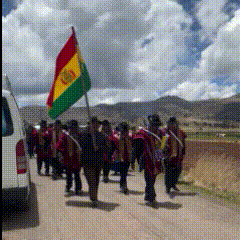 Grupo de MS fica preso em bloqueio durante protestos contra o governo da Bol&iacute;via