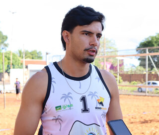 Quadras de areia em pra&ccedil;a p&uacute;blica revelam talentos do v&ocirc;lei de praia em MS