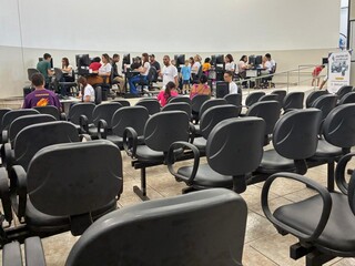 Mesmo com matrícula online, parte dos pais ainda escolhe atendimento presencial Mesmo com matrícula online, parte dos pais ainda escolhe atendimento presencial