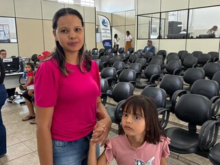 Mesmo com matrícula online, parte dos pais ainda escolhe atendimento presencial Mesmo com matrícula online, parte dos pais ainda escolhe atendimento presencial