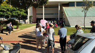 No 5º dia de fila, aposentado diz que chegou às 2h30 para obter carnê do IPTU No 5º dia de fila, aposentado diz que chegou às 2h30 para obter carnê do IPTU