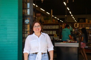 Renata come&ccedil;ou com lanche e hoje &eacute; quase dona de pra&ccedil;a do Coophasul
