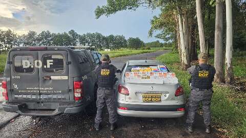 Casal &eacute; preso transportando 35 caixas de medicamentos emagrecedores