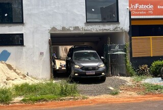 Sem equipamentos de segurança, jovem cai de escada e morre em obra Sem equipamentos de segurança, jovem cai de escada e morre em obra