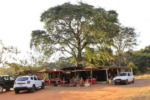 Prefeitura tenta recuperar terrenos invadidos no Ch&aacute;cara dos Poderes