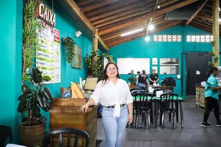 Renata come&ccedil;ou com lanche e hoje &eacute; quase dona de pra&ccedil;a do Coophasul