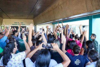 Com atraso no salário, 50% dos funcionários param de novo na Santa Casa Com atraso no salário, 50% dos funcionários param de novo na Santa Casa