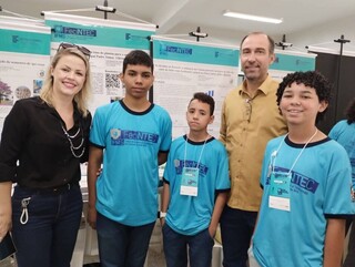 Estudantes da periferia aprendem a fazer Ciência valorizando plantas medicinais Estudantes da periferia aprendem a fazer Ciência valorizando plantas medicinais