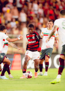 Flamengo estreia no Carioca com empate ap&oacute;s rea&ccedil;&atilde;o nos acr&eacute;scimos