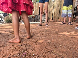 Após agredir mulher, homem ateia fogo em casa e foge de comunidade no Noroeste Após agredir mulher, homem ateia fogo em casa e foge de comunidade no Noroeste