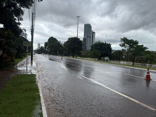 Chuva forte atinge diversos bairros e deixa Capital em alerta para alagamentos Chuva forte atinge diversos bairros e deixa Capital em alerta para alagamentos