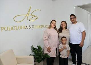 Da varanda de casa &agrave; cl&iacute;nica: casal transforma dor em cuidado no bairro