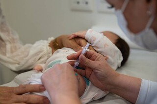 Crianças e pacientes de risco terão novas vacinas contra pneumonia no SUS Crianças e pacientes de risco terão novas vacinas contra pneumonia no SUS