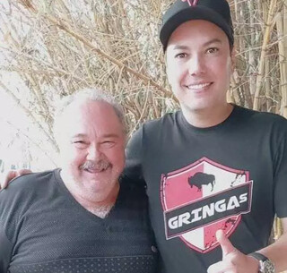 Churrasqueiro h&aacute; 40 anos, Pillon j&aacute; serviu at&eacute; artista famoso 