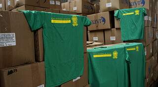 Governo paga R$ 3,1 milh&otilde;es em 80 mil uniformes escolares