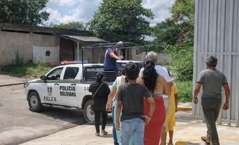 Pol&iacute;cia boliviana confirma que adolescente dirigia van que deixou 16 feridos