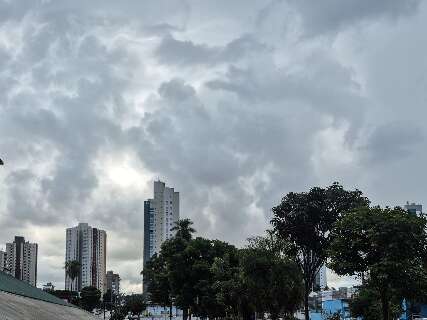 Manh&atilde; termina com chuva na Capital que ainda contabiliza estragos de temporal