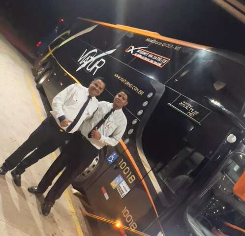 Pai orgulhoso grava o filho indo trabalhar e v&iacute;deo viraliza