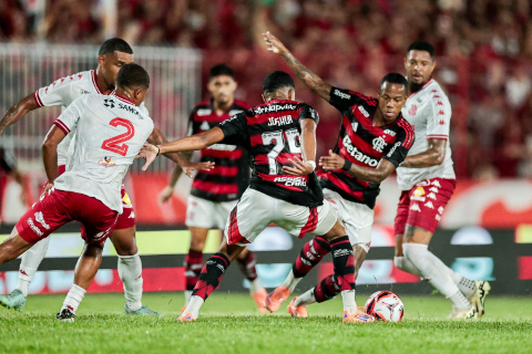 Rodada tem trope&ccedil;o do Flamengo, cl&aacute;ssico paulista e empate do Atl&eacute;tico
