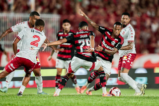 Rodada tem trope&ccedil;o do Flamengo, cl&aacute;ssico paulista e empate do Atl&eacute;tico