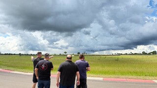 Produtora vistoria aut&oacute;dromo de Campo Grande para show do Guns N' Roses 