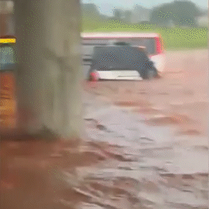 Alagamentos na Jo&atilde;o Arinos s&oacute; devem acabar ap&oacute;s drenagem no Jardim Noroeste