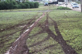 Drenagem no Noroeste vai pôr fim a alagamentos na João Arinos, diz secretário Drenagem no Noroeste vai pôr fim a alagamentos na João Arinos, diz secretário