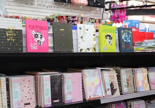 Com novo setor de Volta &agrave;s Aulas, loja Aki Tem faz sucesso em Campo Grande