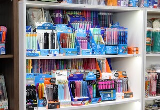 Com novo setor de Volta &agrave;s Aulas, loja Aki Tem faz sucesso em Campo Grande