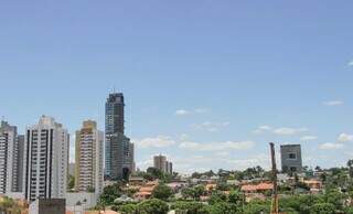 Risco de mais chuva e calor marcam a previs&atilde;o do tempo para hoje em MS