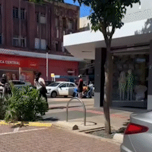 Motoristas trocam agress&otilde;es em plena luz do dia no Centro da Capital