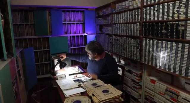 Guido junta discos bolivianos h&aacute; 13 anos, mas embolia "amea&ccedil;a" cole&ccedil;&atilde;o 