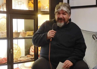 Guido junta discos bolivianos h&aacute; 13 anos, mas embolia "amea&ccedil;a" cole&ccedil;&atilde;o 