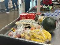 Funcion&aacute;ria &eacute; flagrada ajudando cliente a furtar R$ 500 em atacadista