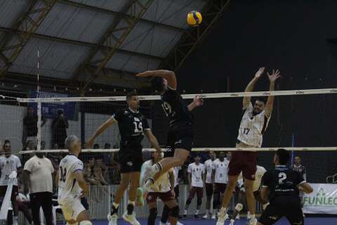 Time de MS falha diante da torcida e segue pressionado na Superliga B