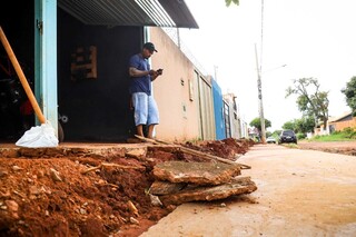 Sem rebaixamento de guias, cal&ccedil;ada vira problema no Noroeste
