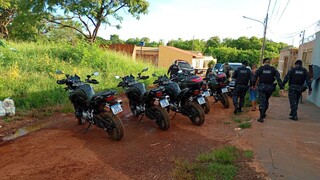 Trio tentava roubar casa de guarda civil quando foi flagrado atirando