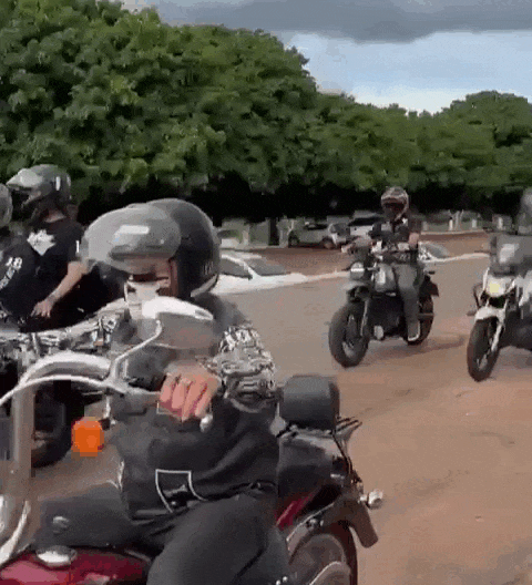 Bonde de motoclube leva debate sobre saúde mental às ruas da Capital